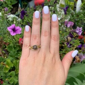 NWOT black marble bead gold wire ring.